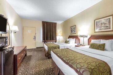 هتل Quality Inn Downtown