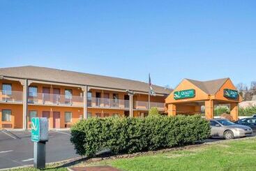 هتل Quality Inn Downtown