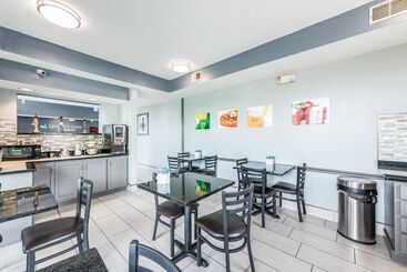 هتل Quality Inn Downtown