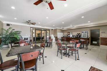 هتل Quality Inn Kingsville Hwy 77