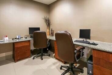 هتل Quality Inn Kingsville Hwy 77