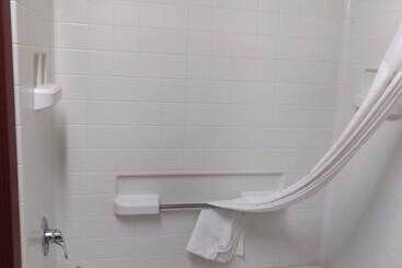 هتل Quality Inn Kingsville Hwy 77