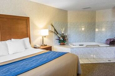 هتل Quality Inn