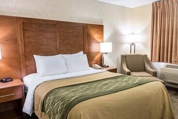 هتل Quality Inn