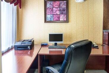 هتل Quality Inn