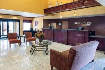 هتل Quality Inn