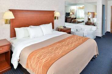 هتل Quality Inn