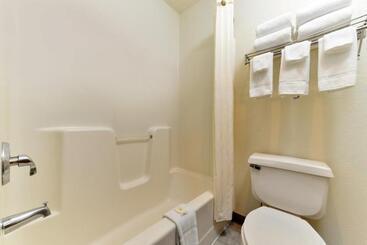 هتل Quality Inn
