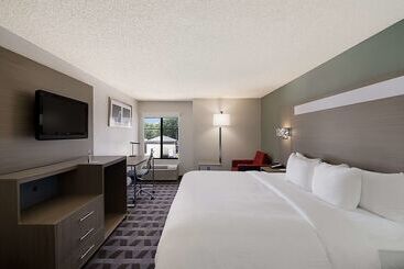 هتل Quality Inn & Suites Dfw Airport South