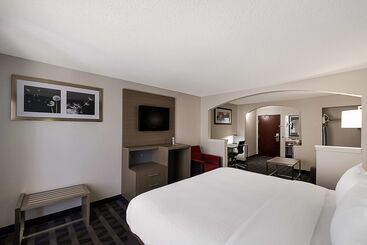 هتل Quality Inn & Suites Dfw Airport South