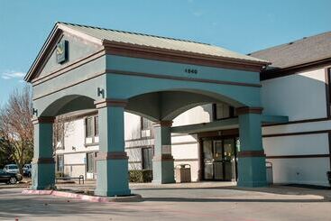 هتل Quality Inn & Suites Dfw Airport South
