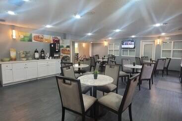 هتل Quality Inn & Suites Dfw Airport South
