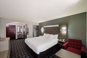 هتل Quality Inn & Suites Dfw Airport South