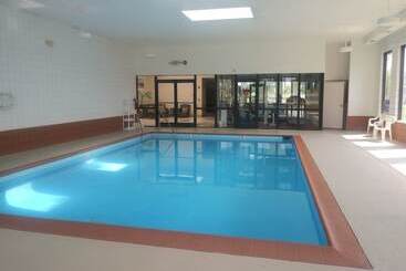 هتل Quality Inn & Suites
