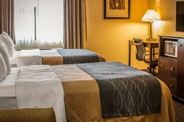 هتل Quality Inn & Suites