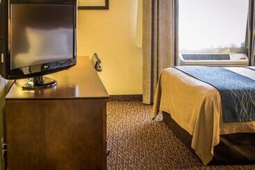 هتل Quality Inn & Suites