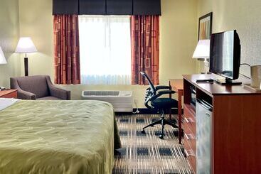 هتل Quality Inn & Suites Wisconsin Dells Downtown   Waterparks Area