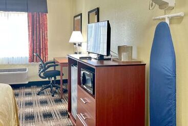 هتل Quality Inn & Suites Wisconsin Dells Downtown   Waterparks Area