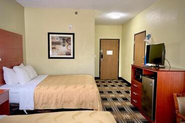 هتل Quality Inn & Suites Wisconsin Dells Downtown Waterparks Area