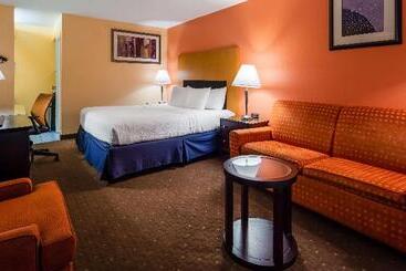 هتل Quality Inn & Suites Fayetteville I 95