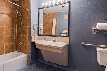 هتل Quality Inn & Suites Fayetteville I 95
