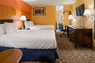 هتل Quality Inn & Suites Fayetteville I 95