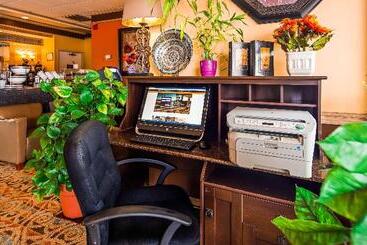 هتل Quality Inn & Suites Fayetteville I 95