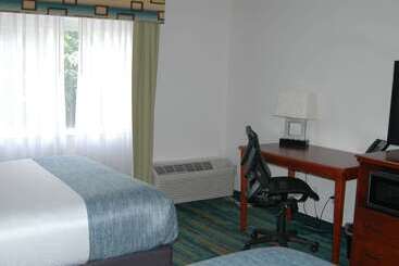 هتل Wingate By Wyndham Valdosta/moody Afb