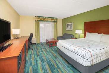 هتل Wingate By Wyndham Valdosta/moody Afb
