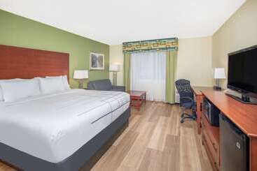 هتل Wingate By Wyndham Valdosta/moody Afb