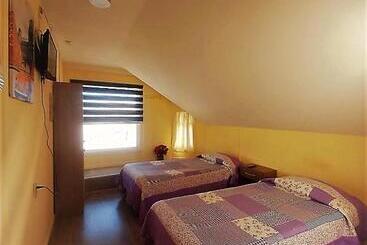 هاستل Hostal Del Tuto