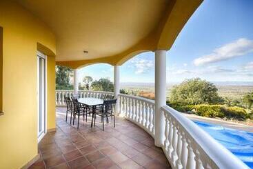 Casa Albera   With Pool And Fantastic Views - بالاو- سافيرديرا