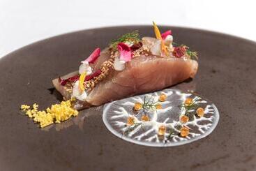Dam Boutique Hotel & Restaurant