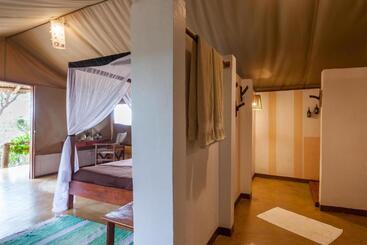 هتل Karatu Tented Lodge