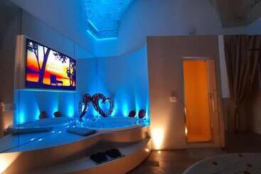 تختخواب و صبحانه Christian S Suites & Spa