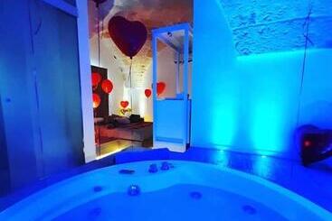 تختخواب و صبحانه Christian S Suites & Spa