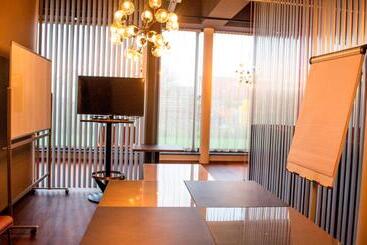 هتل Amedia Express Graz Airport, Trademark Collection By Wyndham