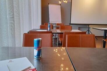 هتل Amedia Express Graz Airport, Trademark Collection By Wyndham