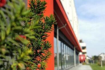 هتل Amedia Express Graz Airport, Trademark Collection By Wyndham