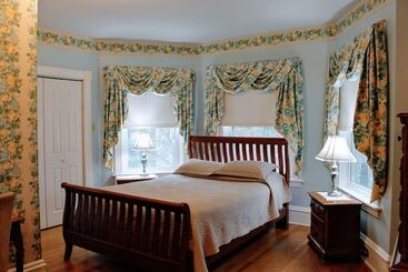 هتل Antigonish Victorian Inn
