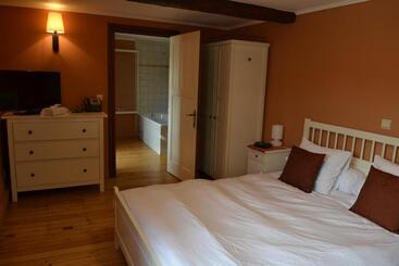 هتل Auberge De Bouvignes