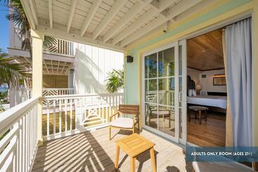 هتل Grassy Flats Resort & Beach Club