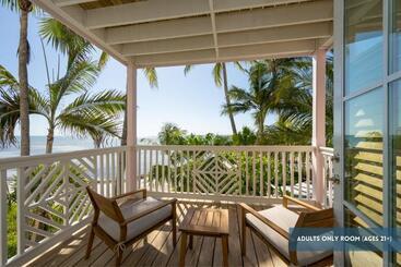 هتل Grassy Flats Resort & Beach Club