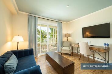 هتل Grassy Flats Resort & Beach Club