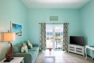 هتل Grassy Flats Resort & Beach Club