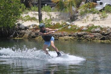 هتل Grassy Flats Resort & Beach Club