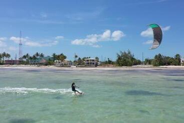 هتل Grassy Flats Resort & Beach Club