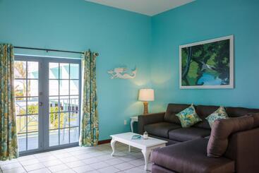 هتل Grassy Flats Resort & Beach Club