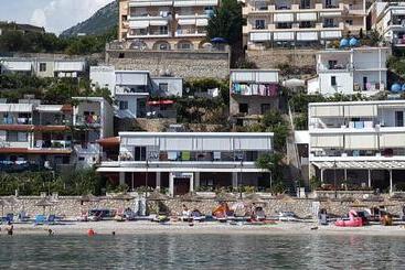 پانسیون Sunset Boulevard Rooms
