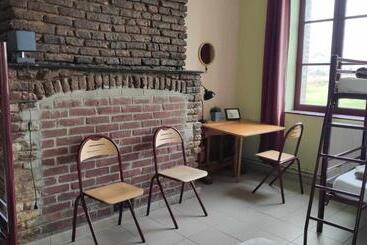 هاستل Auberge De Jeunesse La Hulotte